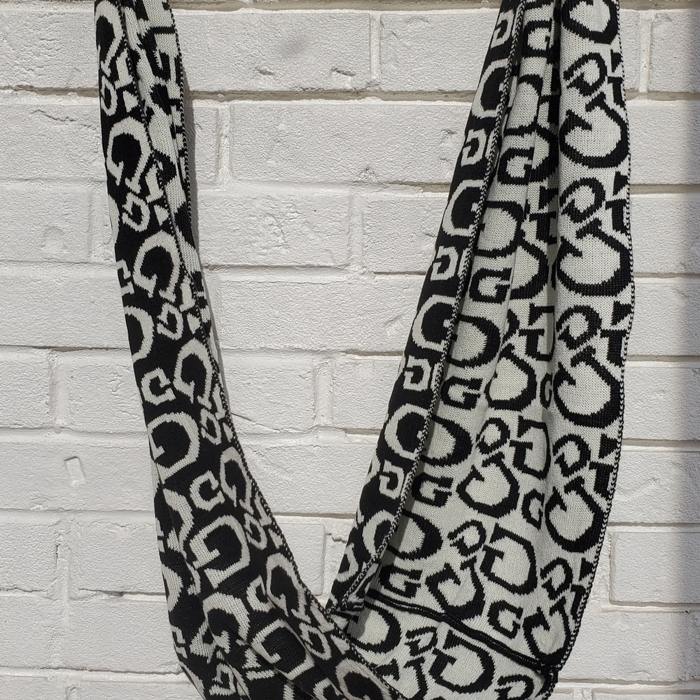 Guess Infinity Reversible Scarf Black and White
